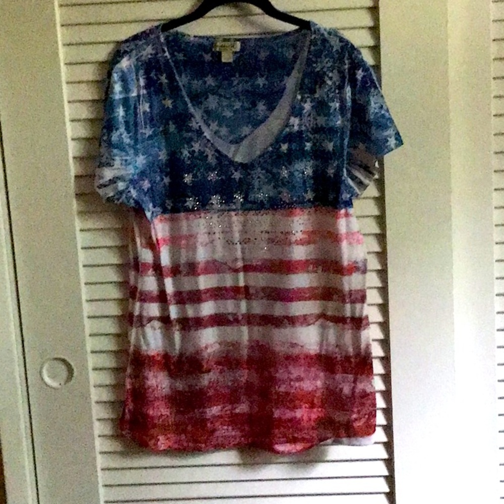 Tee shirt